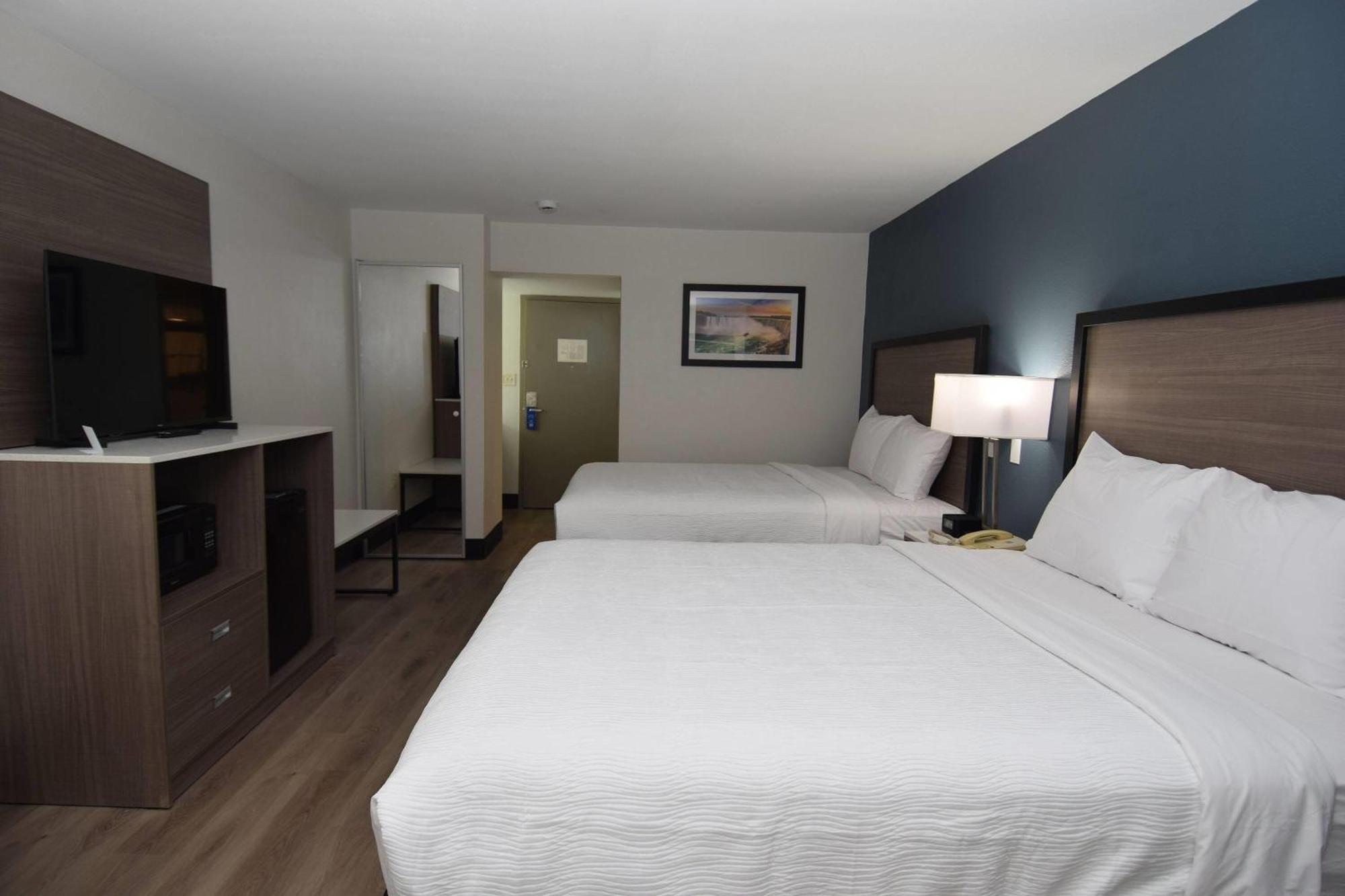 Baymont By Wyndham Batavia - Darien Lake Экстерьер фото